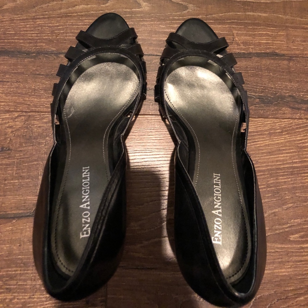 Heels - Picture 3 of 4